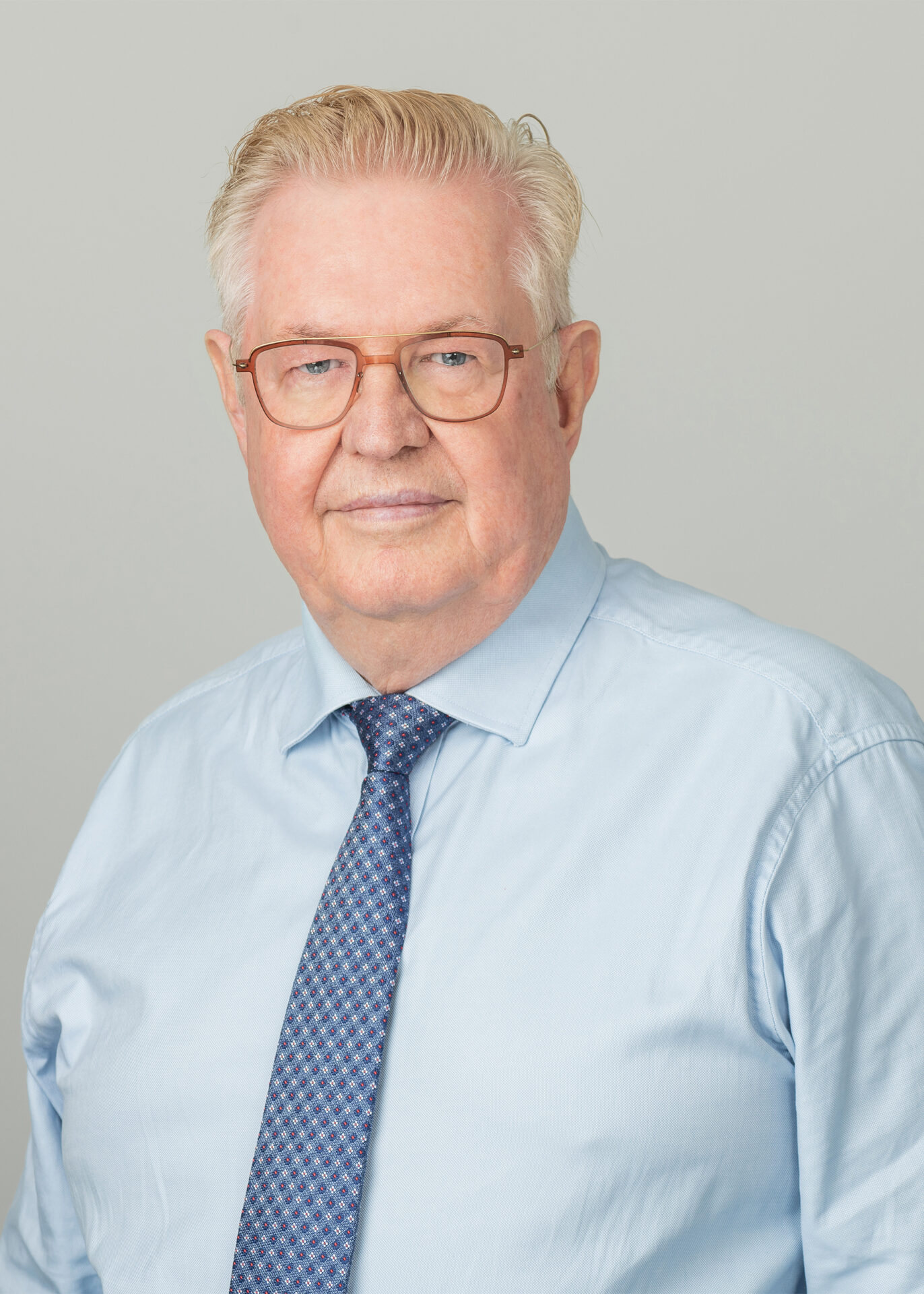 Kingsley Bedwell – Chief Executive Kingsley Bedwell - Chief Executive